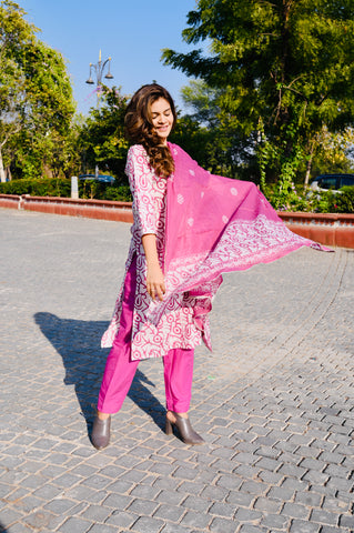 Pink Handblock-Inspired Cotton Kurti Pant Set with Dupatta
