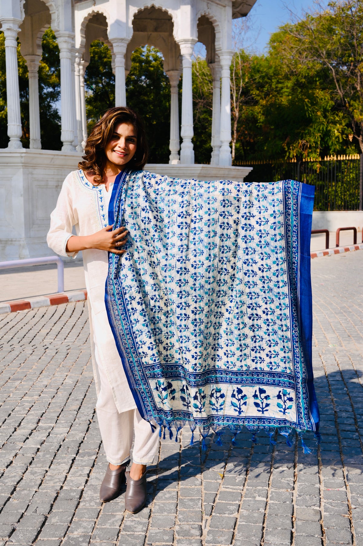 Elegant Ivory Cotton Khadi 3-Piece Embroidered Dress